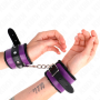 KINK Premium Gefütterte Handgelenksfesseln Schwarz mit Violett/Schwarzem Band, Verstellbar 17-29 cm x 6 cm